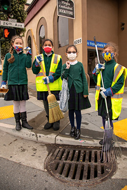 Adopt a Drain and make the pledge to keep it clear of trash and debris.