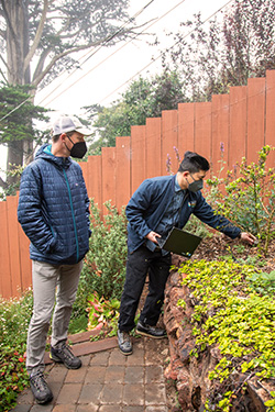 A resident and SFPUC employee during a Water Wise Evaluation.