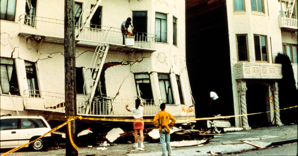 Nakita ang pinsala sa gusali sa San Francisco pagkatapos ng Lindol sa Loma Prieta noong Oktubre 17, 1989.