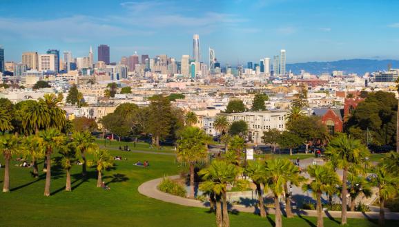 Quang cảnh San Francisco nhìn từ Công viên Dolores.