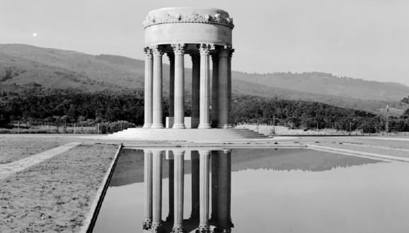 Pulgas Water Temple reflecting on the pool